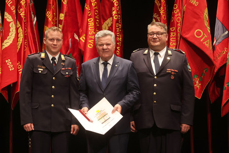 SVEČANA SEJA  GASILSKE ZVEZE CERKNICA 57 FOTO LJUBO VUKELIČ